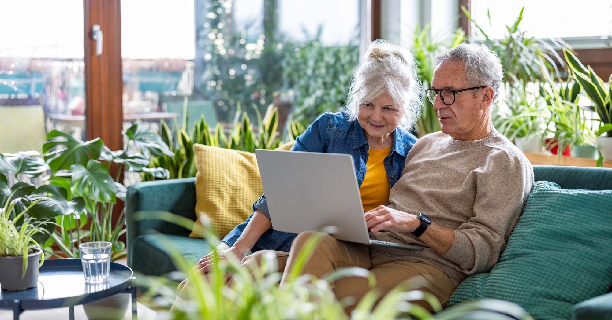 senior-couple-on-laptop-Jan-13-2025-07-30-29-6827-PM
